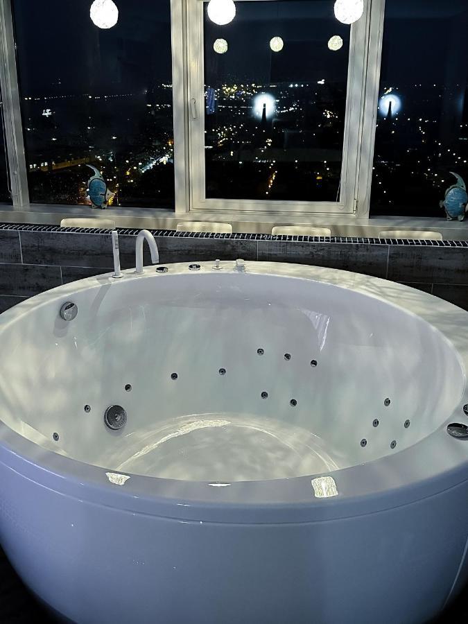 Apartmán sky FLAT jacuzzi 27 FLOOR Klaipėda Exteriér fotografie